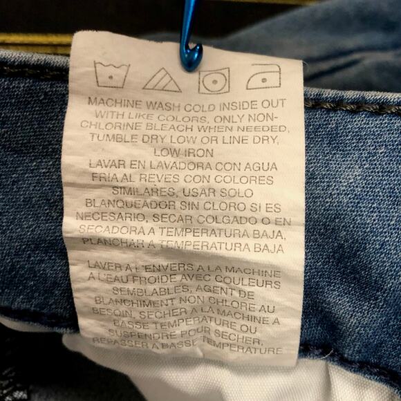 Women Lee Riders Size 10M Regular Fit Midrise Light Blue Capri Jeans Approx 32in - Picture 8 of 8